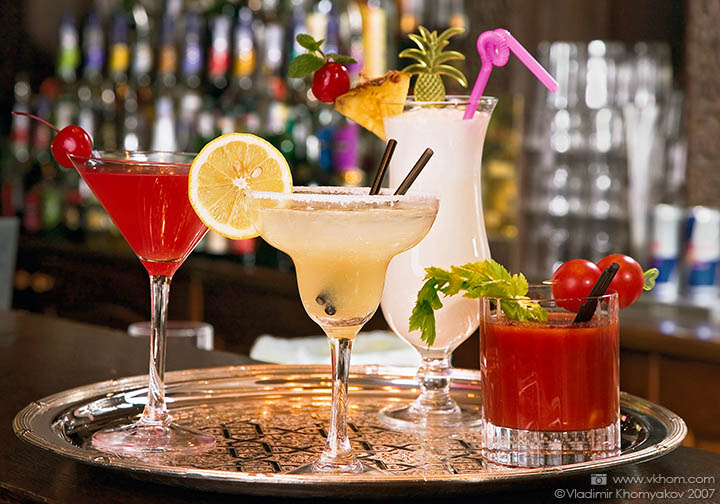 Cocktails Cosmopolitan, Margarita, Pinakolada, Bloody Mary